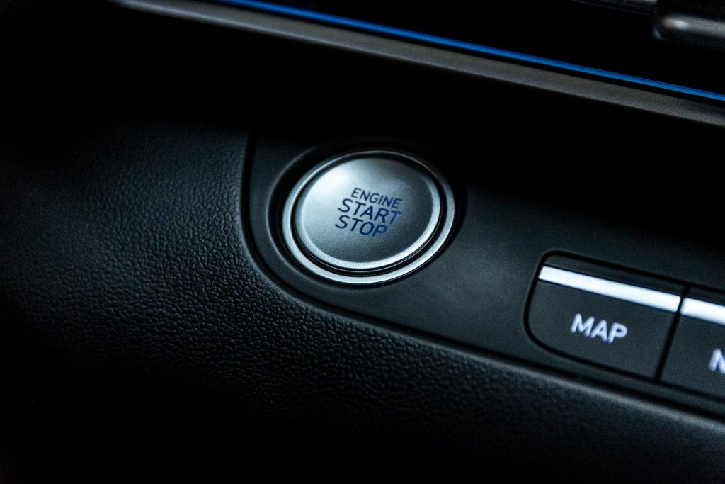 2025 Hyundai Elantra PREFERRED TECH PACKAGE TOIT CARPLAY CAMERA KEYLESS in Montréal, Quebec - 34 - w1024h768px