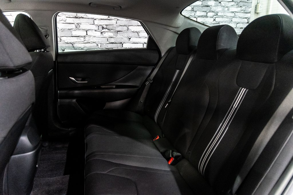 2025 Hyundai Elantra PREFERRED TECH PACKAGE TOIT CARPLAY CAMERA KEYLESS in Montréal, Quebec - 23 - w1024h768px