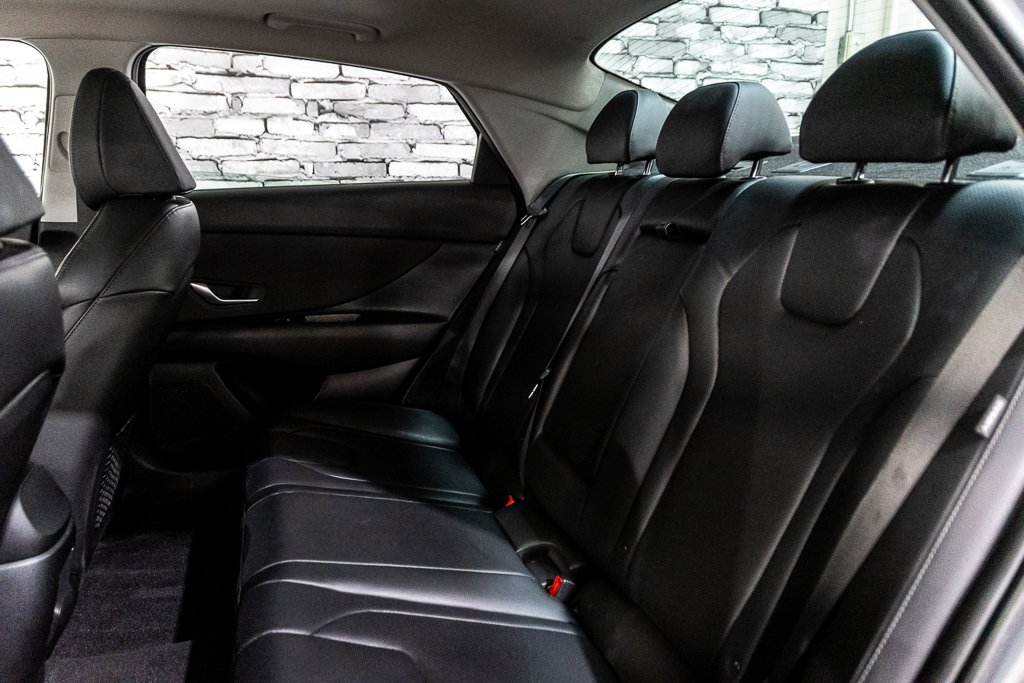 Hyundai Elantra LUXURY TOIT OUVRANT CUIR BLUELINK BOSE KEYLESS NAV 2025 à Montréal, Québec - 24 - w1024h768px