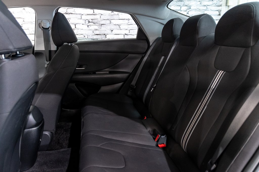 Hyundai Elantra PREFERRED CARPLAY CAMERA KEYLESS  VOLANT CHAUFFANT 2025 à Montréal, Québec - 25 - w1024h768px