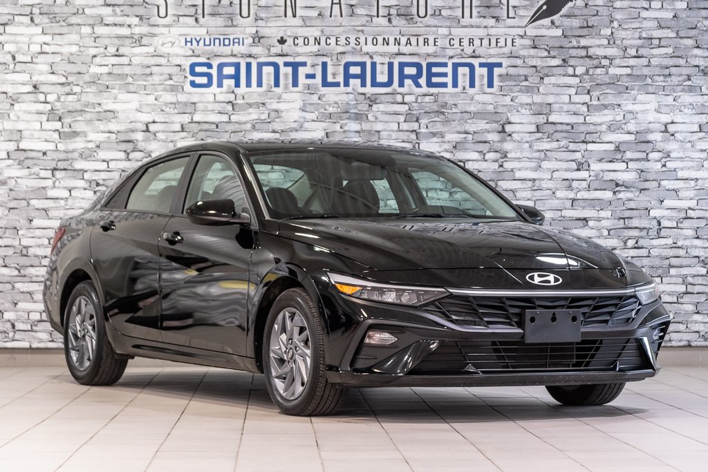 Hyundai Elantra PREFERRED CARPLAY CAMERA KEYLESS  VOLANT CHAUFFANT 2025 à Montréal, Québec - 4 - w1024h768px