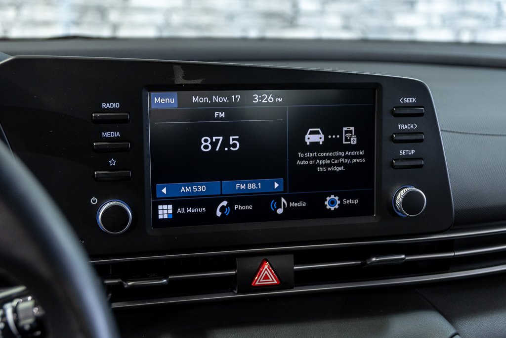 Hyundai Elantra PREFERRED CARPLAY CAMERA KEYLESS  VOLANT CHAUFFANT 2025 à Montréal, Québec - 27 - w1024h768px