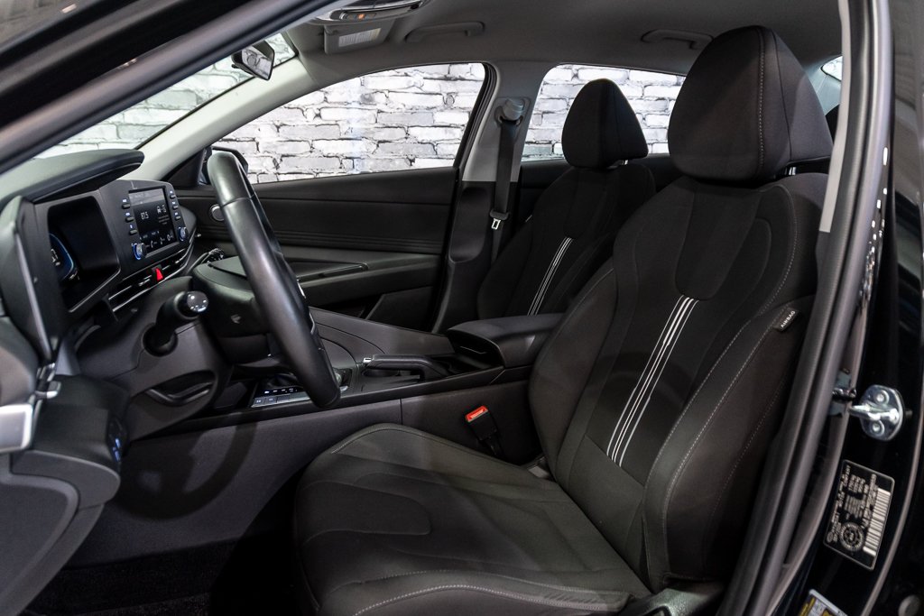 Hyundai Elantra PREFERRED CARPLAY CAMERA KEYLESS  VOLANT CHAUFFANT 2025 à Montréal, Québec - 24 - w1024h768px