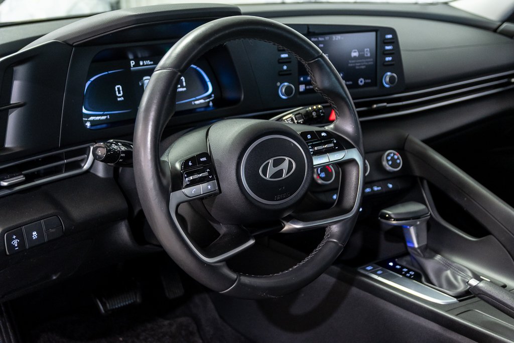 Hyundai Elantra PREFERRED CARPLAY CAMERA KEYLESS  VOLANT CHAUFFANT 2025 à Montréal, Québec - 20 - w1024h768px