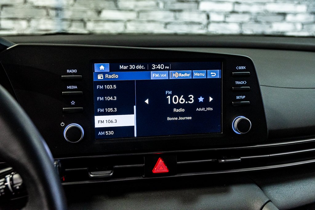 2025 Hyundai Elantra PREFERRED CARPLAY CAMERA KEYLESS  VOLANT CHAUFFANT in Montréal, Quebec - 25 - w1024h768px