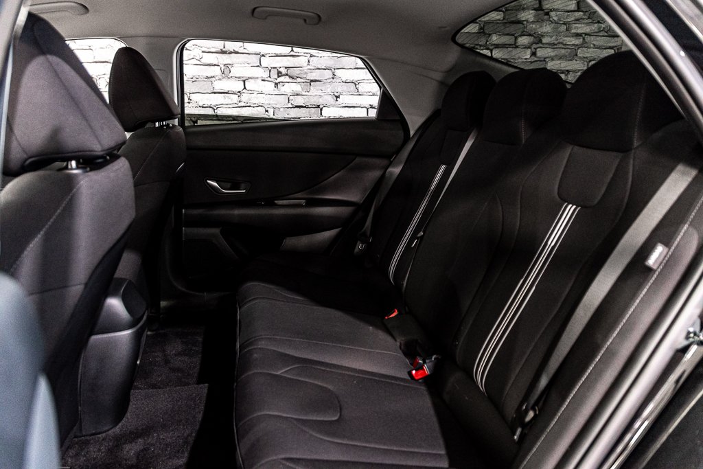 2025 Hyundai Elantra PREFERRED CARPLAY CAMERA KEYLESS  VOLANT CHAUFFANT in Montréal, Quebec - 23 - w1024h768px