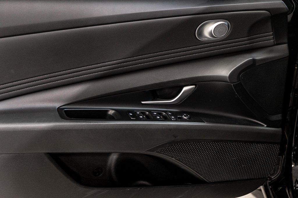 2025 Hyundai Elantra PREFERRED CARPLAY CAMERA KEYLESS  VOLANT CHAUFFANT in Montréal, Quebec - 16 - w1024h768px