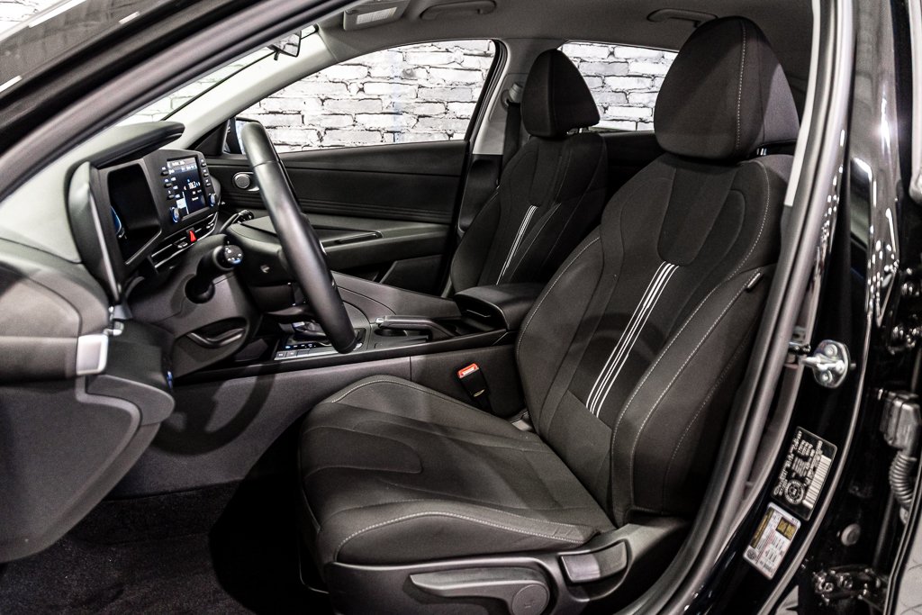 2025 Hyundai Elantra PREFERRED CARPLAY CAMERA KEYLESS  VOLANT CHAUFFANT in Montréal, Quebec - 21 - w1024h768px
