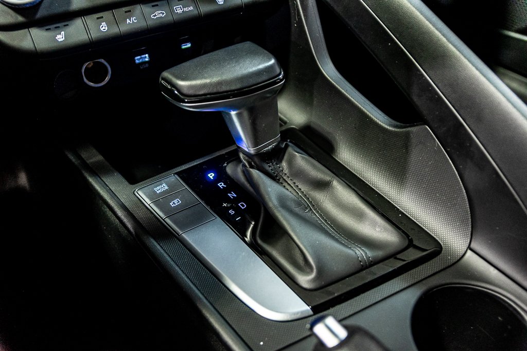 2025 Hyundai Elantra PREFERRED CARPLAY CAMERA KEYLESS  VOLANT CHAUFFANT in Montréal, Quebec - 29 - w1024h768px