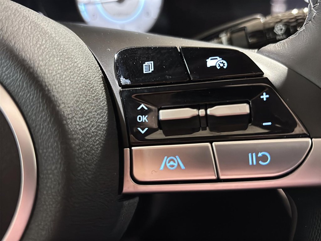 2025 Hyundai Elantra PREFERRED TECH TOIT VOLANT CHAUFFANT CARPLAY CAM. in Montréal, Quebec - 30 - w1024h768px