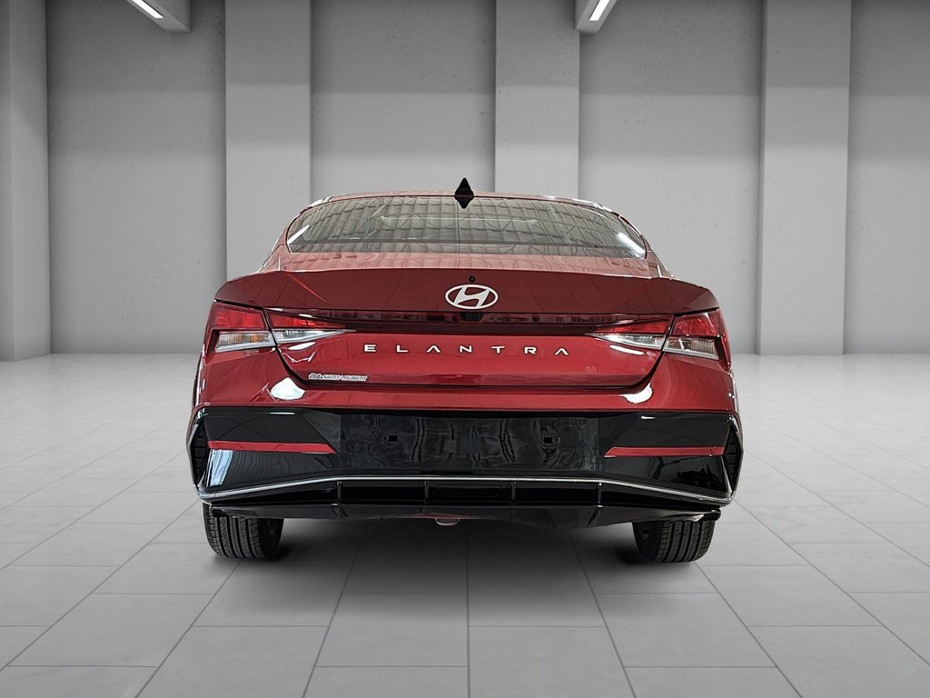 2025 Hyundai Elantra PREFERRED TECH TOIT VOLANT CHAUFFANT CARPLAY CAM. in Montréal, Quebec - 8 - w1024h768px