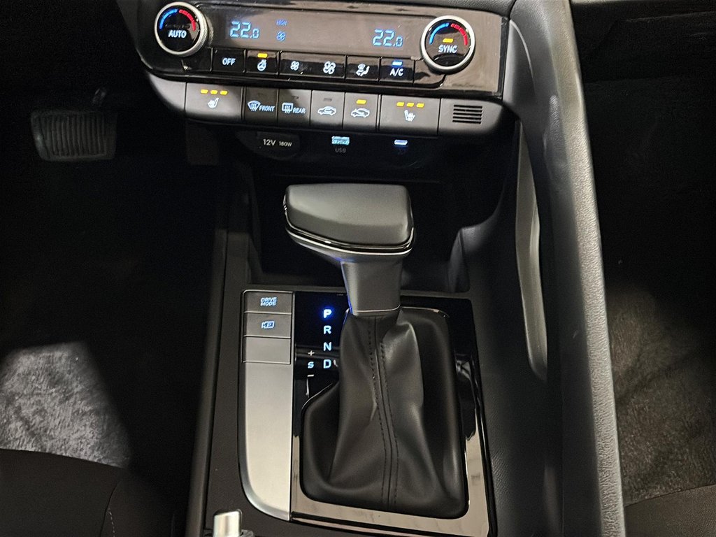 2025 Hyundai Elantra PREFERRED TECH TOIT VOLANT CHAUFFANT CARPLAY CAM. in Montréal, Quebec - 23 - w1024h768px