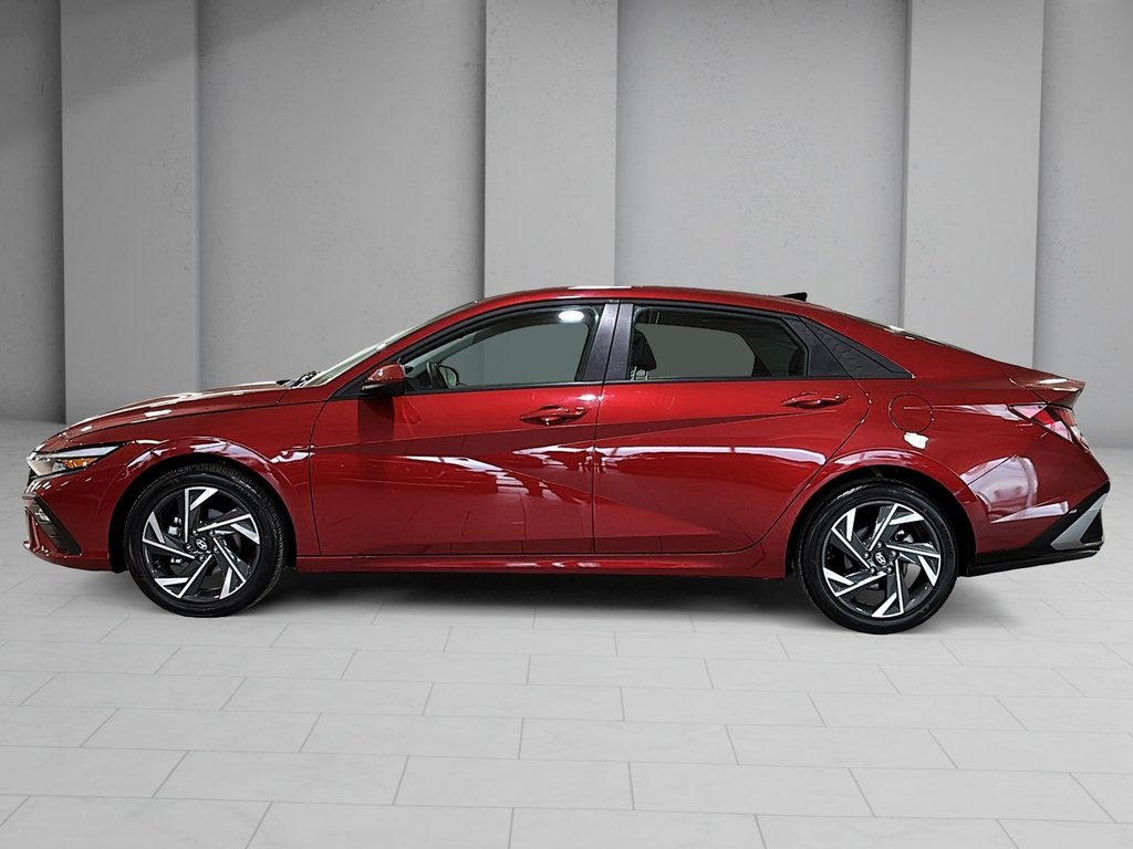 2025 Hyundai Elantra PREFERRED TECH TOIT VOLANT CHAUFFANT CARPLAY CAM. in Montréal, Quebec - 4 - w1024h768px