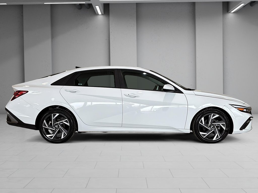 2025 Hyundai Elantra PREFERRED TECH PACKAGE TOIT CARPLAY CAMERA KEYLESS in Montréal, Quebec - 11 - w1024h768px