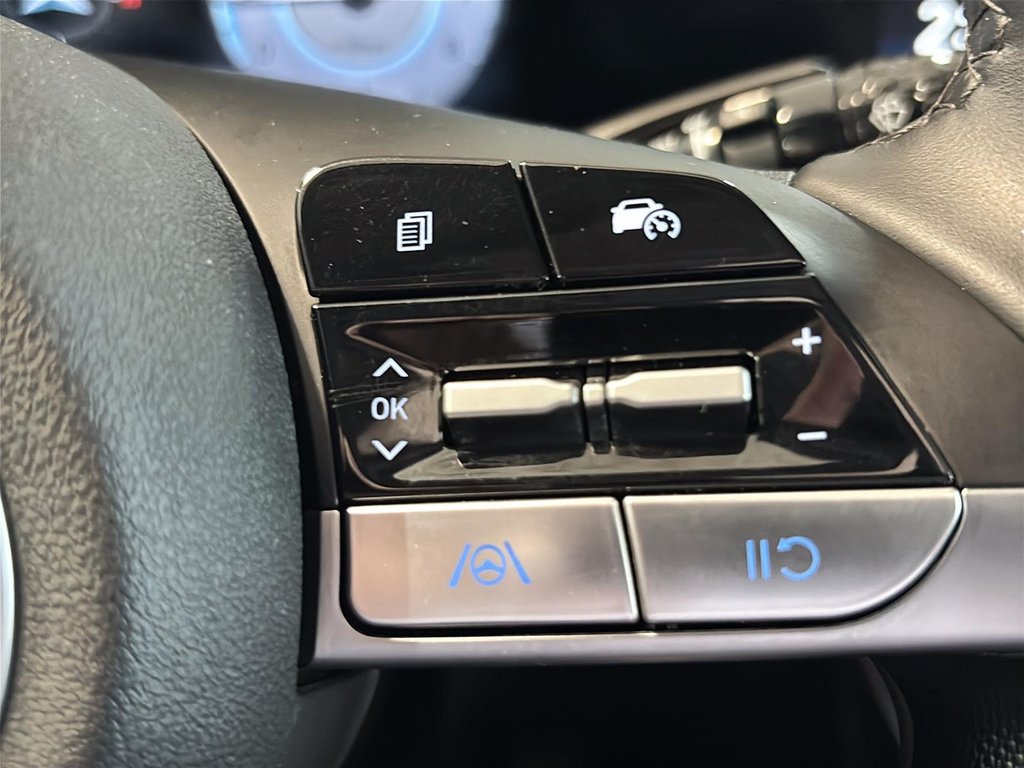 2025 Hyundai Elantra PREFERRED TECH PACKAGE TOIT CARPLAY CAMERA KEYLESS in Montréal, Quebec - 28 - w1024h768px