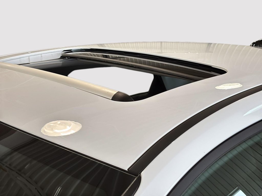 2025 Hyundai Elantra PREFERRED TECH PACKAGE TOIT CARPLAY CAMERA KEYLESS in Montréal, Quebec - 5 - w1024h768px