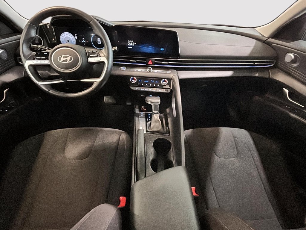 2025 Hyundai Elantra PREFERRED TECH PACKAGE TOIT CARPLAY CAMERA KEYLESS in Montréal, Quebec - 19 - w1024h768px
