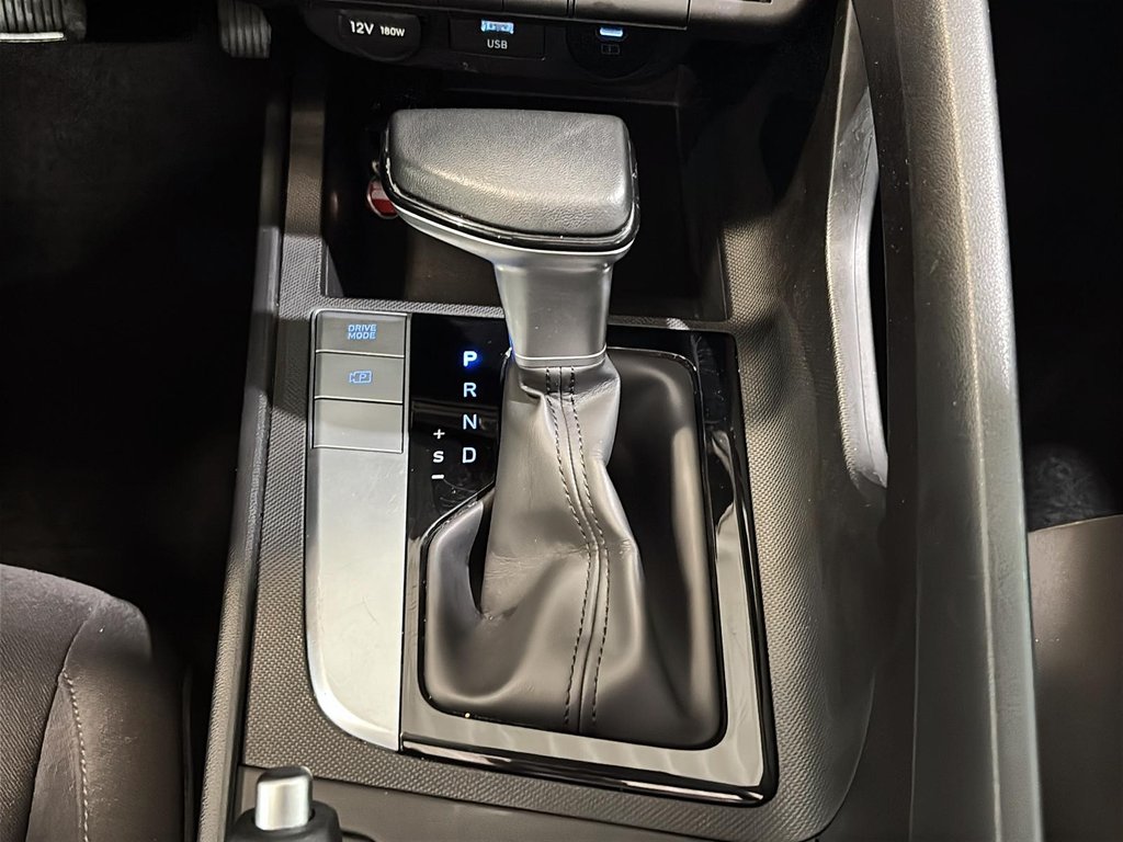 2025 Hyundai Elantra PREFERRED TECH PACKAGE TOIT CARPLAY CAMERA KEYLESS in Montréal, Quebec - 21 - w1024h768px