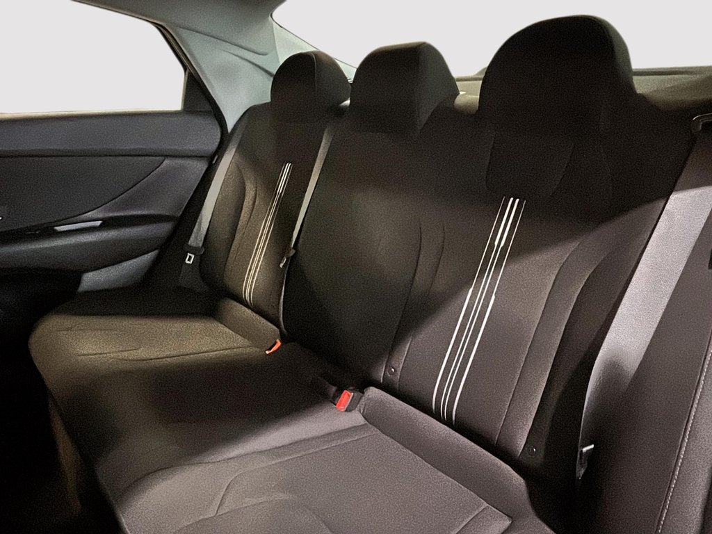 Hyundai Elantra PREFERRED TECH PACKAGE TOIT CARPLAY CAMERA KEYLESS 2025 à Montréal, Québec - 16 - w1024h768px