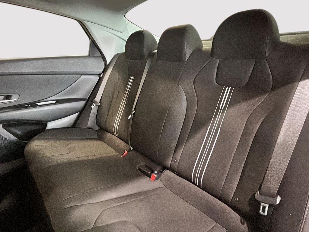 2025 Hyundai Elantra PREFERRED TECH PACKAGE TOIT CARPLAY CAMERA KEYLESS in Montréal, Quebec - 16 - w1024h768px