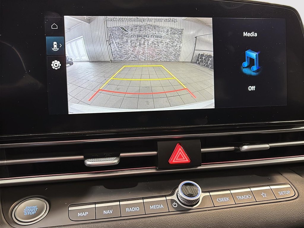 2025 Hyundai Elantra PREFERRED TECH PACKAGE TOIT CARPLAY CAMERA KEYLESS in Montréal, Quebec - 22 - w1024h768px