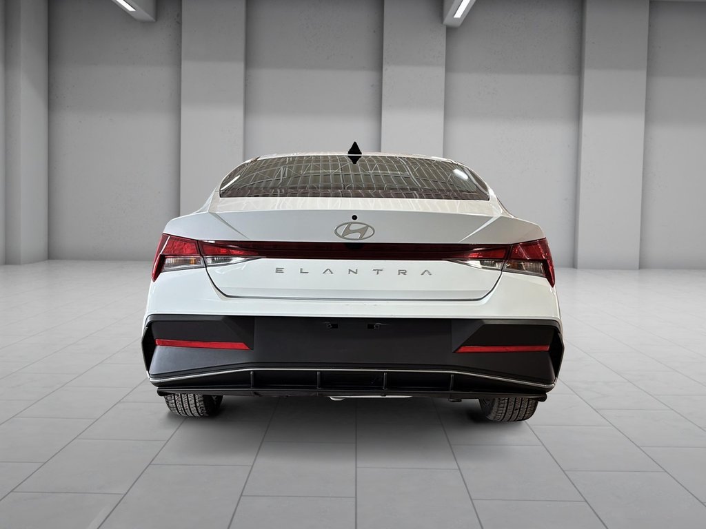 2025 Hyundai Elantra PREFERRED TECH PACKAGE TOIT CARPLAY CAMERA KEYLESS in Montréal, Quebec - 7 - w1024h768px