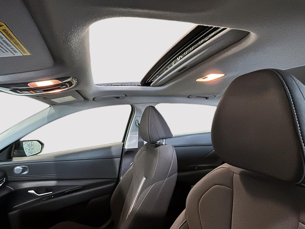 Hyundai Elantra PREFERRED TECH PACKAGE TOIT CARPLAY CAMERA KEYLESS 2025 à Montréal, Québec - 17 - w1024h768px