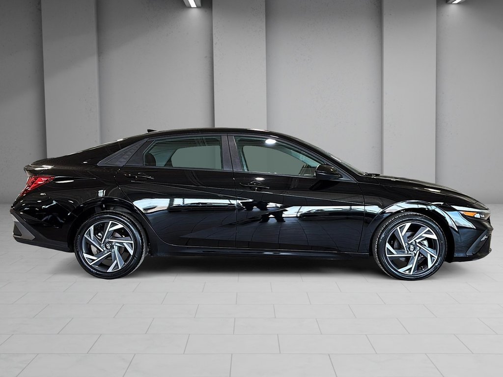 Hyundai Elantra PREFERRED TECH PACKAGE TOIT CARPLAY CAMERA KEYLESS 2025 à Montréal, Québec - 10 - w1024h768px