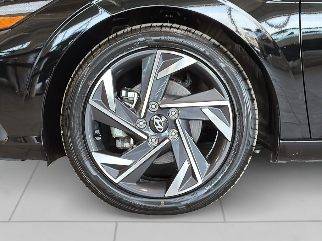 Hyundai Elantra PREFERRED TECH PACKAGE TOIT CARPLAY CAMERA KEYLESS 2025 à Montréal, Québec - 4 - w1024h768px