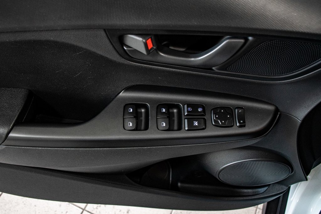 2020 Hyundai Kona ESSENTIAL A/C SIEGES CHAUFFANTS CAMERA CARPLAY in Montréal, Quebec - 17 - w1024h768px