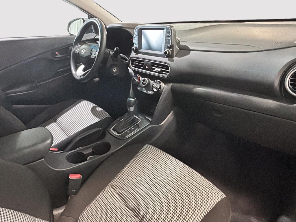 Hyundai Kona ESSENTIEL SIEGES CHAUFFANTS CARPLAY CAMERA MAGS 2021 à Montréal, Québec - 17 - w1024h768px
