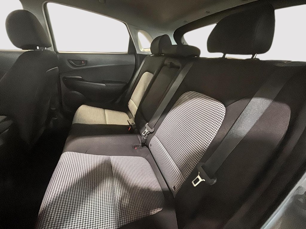 Hyundai Kona ESSENTIEL SIEGES CHAUFFANTS CARPLAY CAMERA MAGS 2021 à Montréal, Québec - 22 - w1024h768px