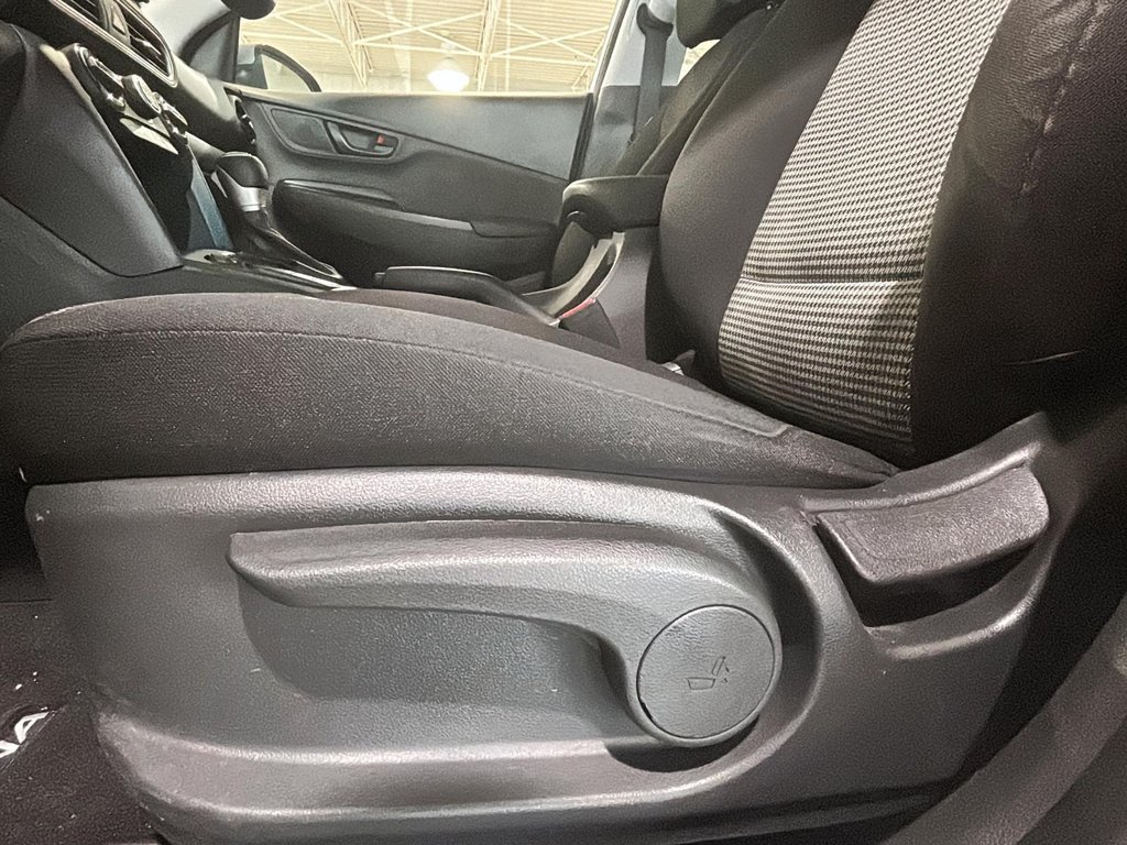 Hyundai Kona ESSENTIEL SIEGES CHAUFFANTS CARPLAY CAMERA MAGS 2021 à Montréal, Québec - 21 - w1024h768px