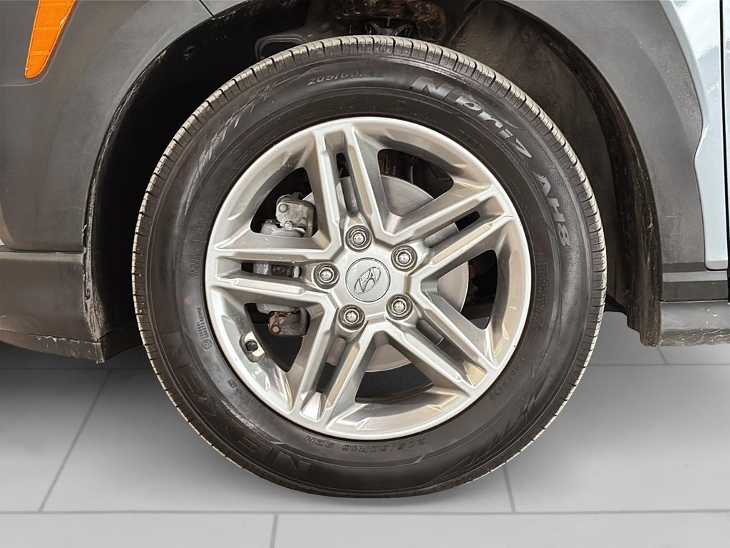 Hyundai Kona ESSENTIEL SIEGES CHAUFFANTS CARPLAY CAMERA MAGS 2021 à Montréal, Québec - 5 - w1024h768px