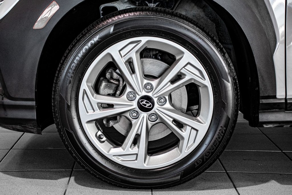 2023 Hyundai Kona PREFERRED AWD SIEGES CHAUFFANTS A/C CAMERA MAGS in Montréal, Quebec - 4 - w1024h768px
