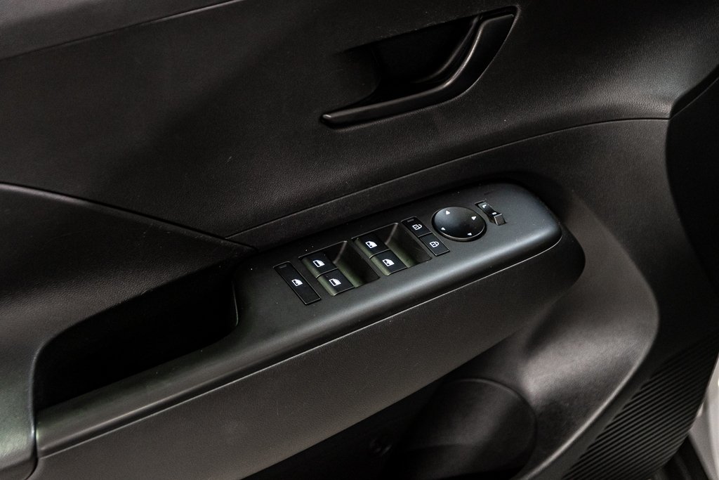 Hyundai Kona PREFERRED DÉMARREUR SIEGES & VOLANT CHAUFFANTS CAM 2025 à Montréal, Québec - 18 - w1024h768px