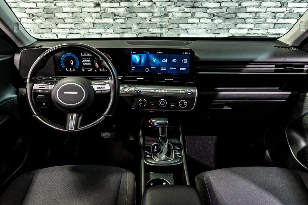 Hyundai Kona PREFERRED DÉMARREUR SIEGES & VOLANT CHAUFFANTS CAM 2025 à Montréal, Québec - 4 - w1024h768px