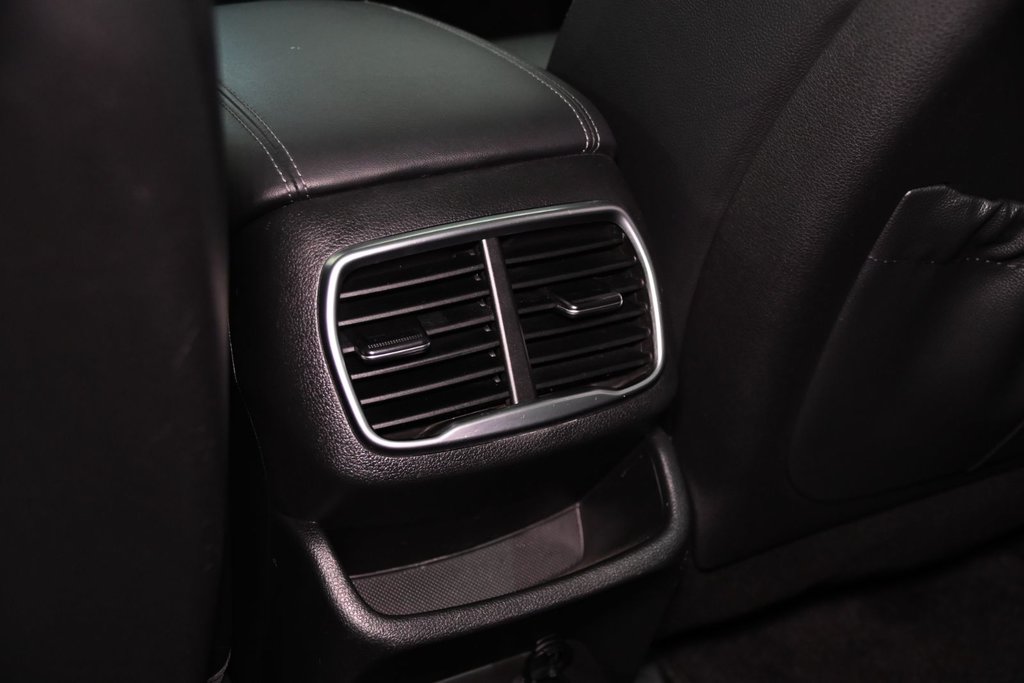 Hyundai Santa Fe ULTIMATE AWD TOIT PANORAMIQUE NAVI CARPLAY BLULINK 2019 à Montréal, Québec - 45 - w1024h768px