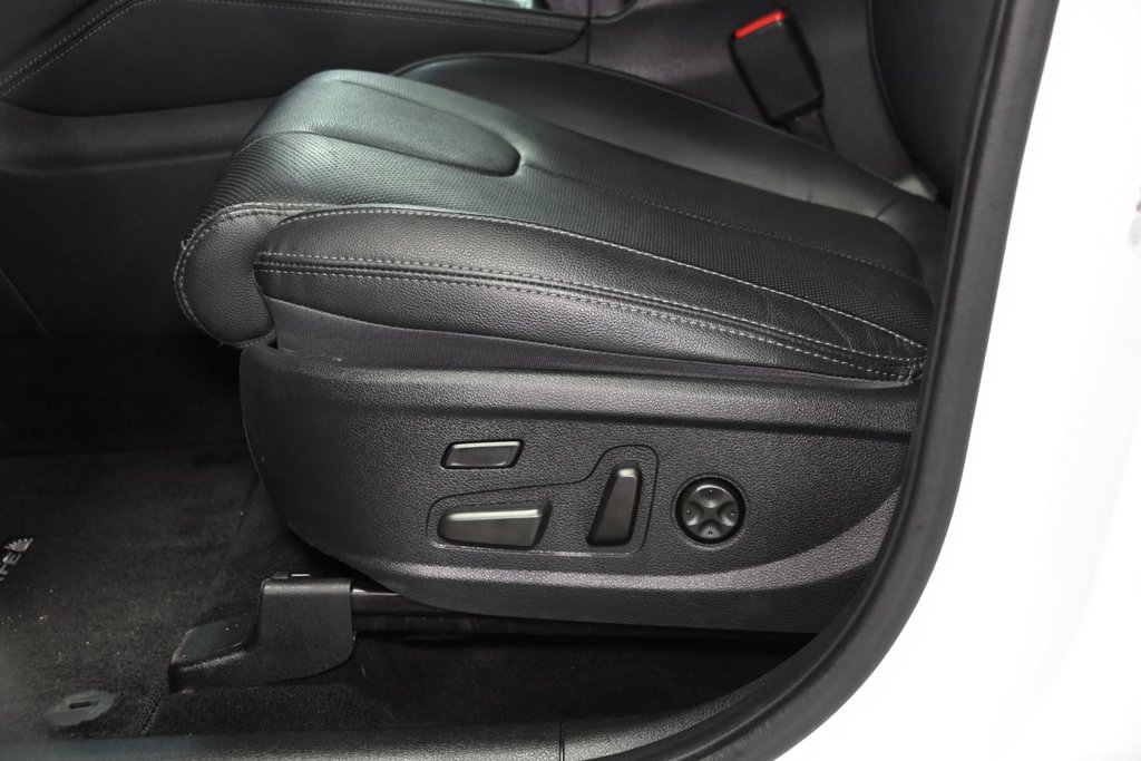 Hyundai Santa Fe ULTIMATE AWD TOIT PANORAMIQUE NAVI CARPLAY BLULINK 2019 à Montréal, Québec - 18 - w1024h768px