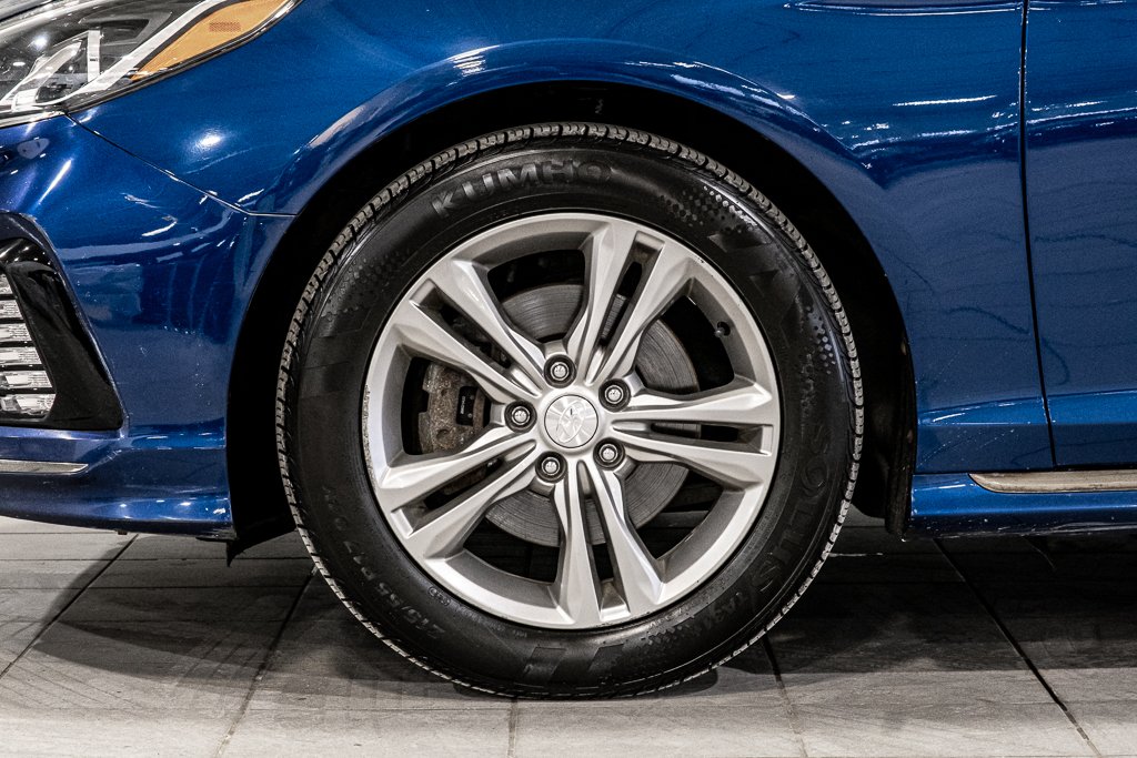 2019 Hyundai Sonata ESSENTIEL W/SPORT PACK TOIT CAM SIÈGES CHAUFFANTS in Montréal, Quebec - 3 - w1024h768px