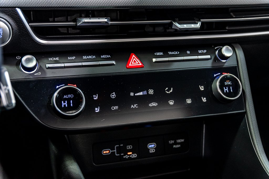 Hyundai Sonata PREFERRED-TREND AWD TOIT PANO CARPLAY CUIR CAMERA 2025 à Montréal, Québec - 30 - w1024h768px