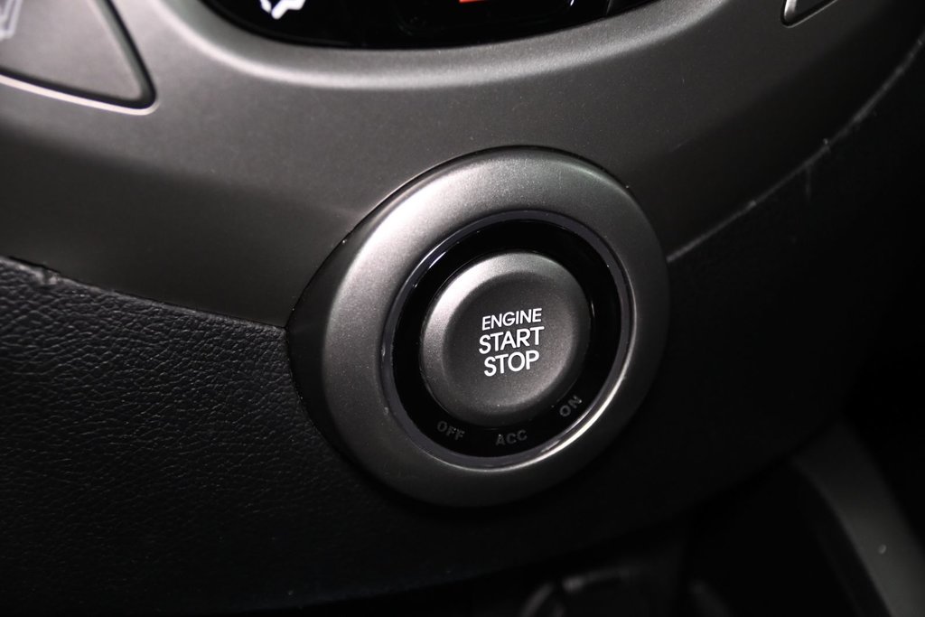 Hyundai Veloster TECH CAMERA SYSTEME DE SON DIMENSION TOIT PANO 2016 à Montréal, Québec - 24 - w1024h768px
