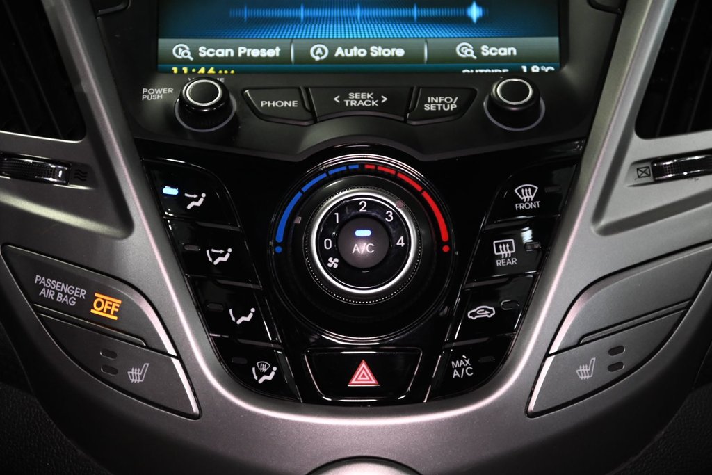 Hyundai Veloster TECH CAMERA SYSTEME DE SON DIMENSION TOIT PANO 2016 à Montréal, Québec - 36 - w1024h768px