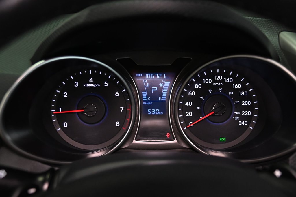 Hyundai Veloster TECH CAMERA SYSTEME DE SON DIMENSION TOIT PANO 2016 à Montréal, Québec - 27 - w1024h768px