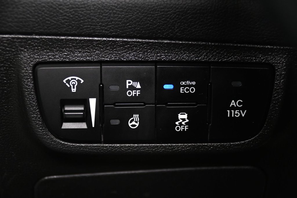 Hyundai Veloster TECH CAMERA SYSTEME DE SON DIMENSION TOIT PANO 2016 à Montréal, Québec - 26 - w1024h768px
