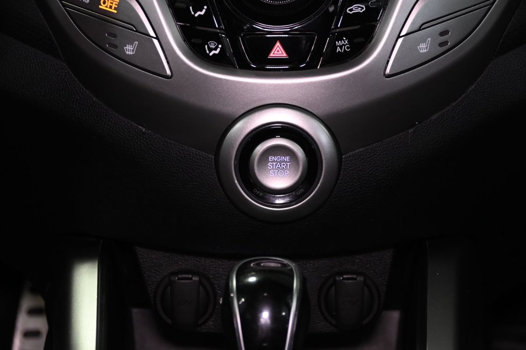 Hyundai Veloster TECH CAMERA SYSTEME DE SON DIMENSION TOIT PANO 2016 à Montréal, Québec - 37 - w1024h768px