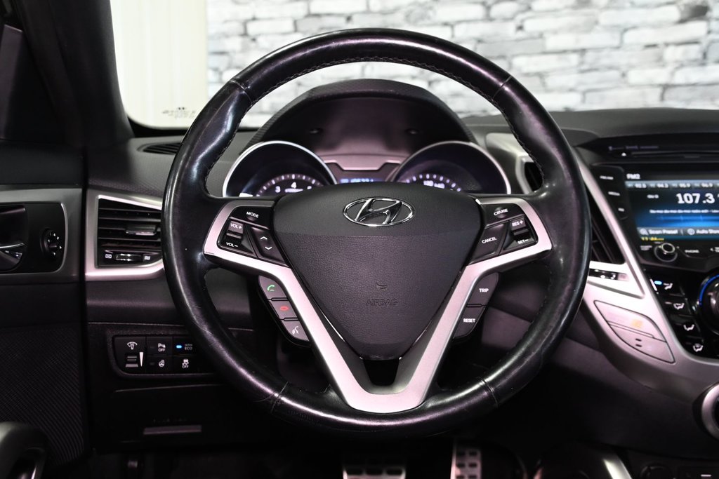 Hyundai Veloster TECH CAMERA SYSTEME DE SON DIMENSION TOIT PANO 2016 à Montréal, Québec - 31 - w1024h768px