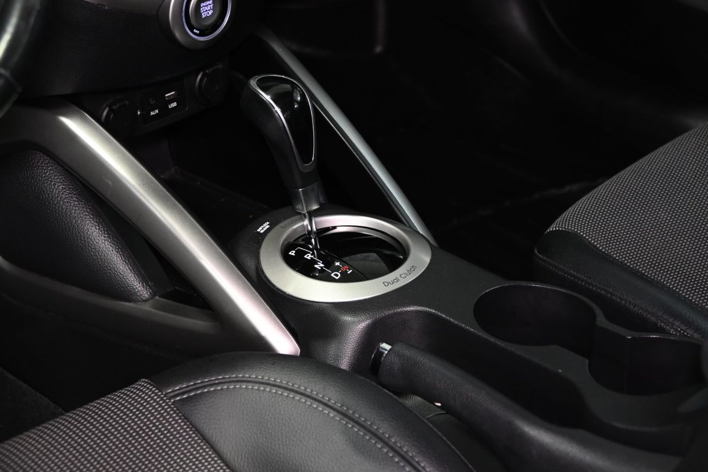 Hyundai Veloster TECH CAMERA SYSTEME DE SON DIMENSION TOIT PANO 2016 à Montréal, Québec - 21 - w1024h768px