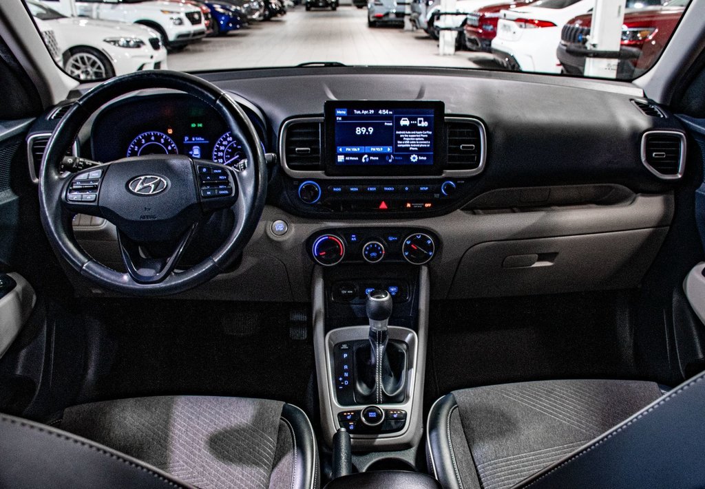 2020 Hyundai Venue TREND CUIR/TISSUS MAGS 17'' CARPLAY CAMERA in Montréal, Quebec - 5 - w1024h768px