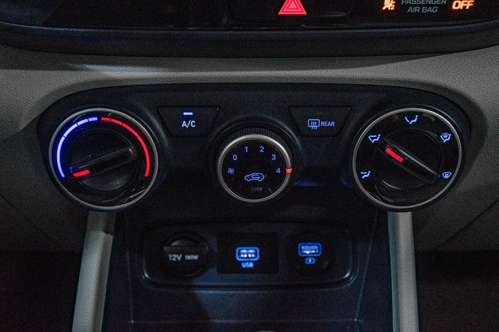 2020 Hyundai Venue TREND CUIR/TISSUS MAGS 17'' CARPLAY CAMERA in Montréal, Quebec - 21 - w1024h768px
